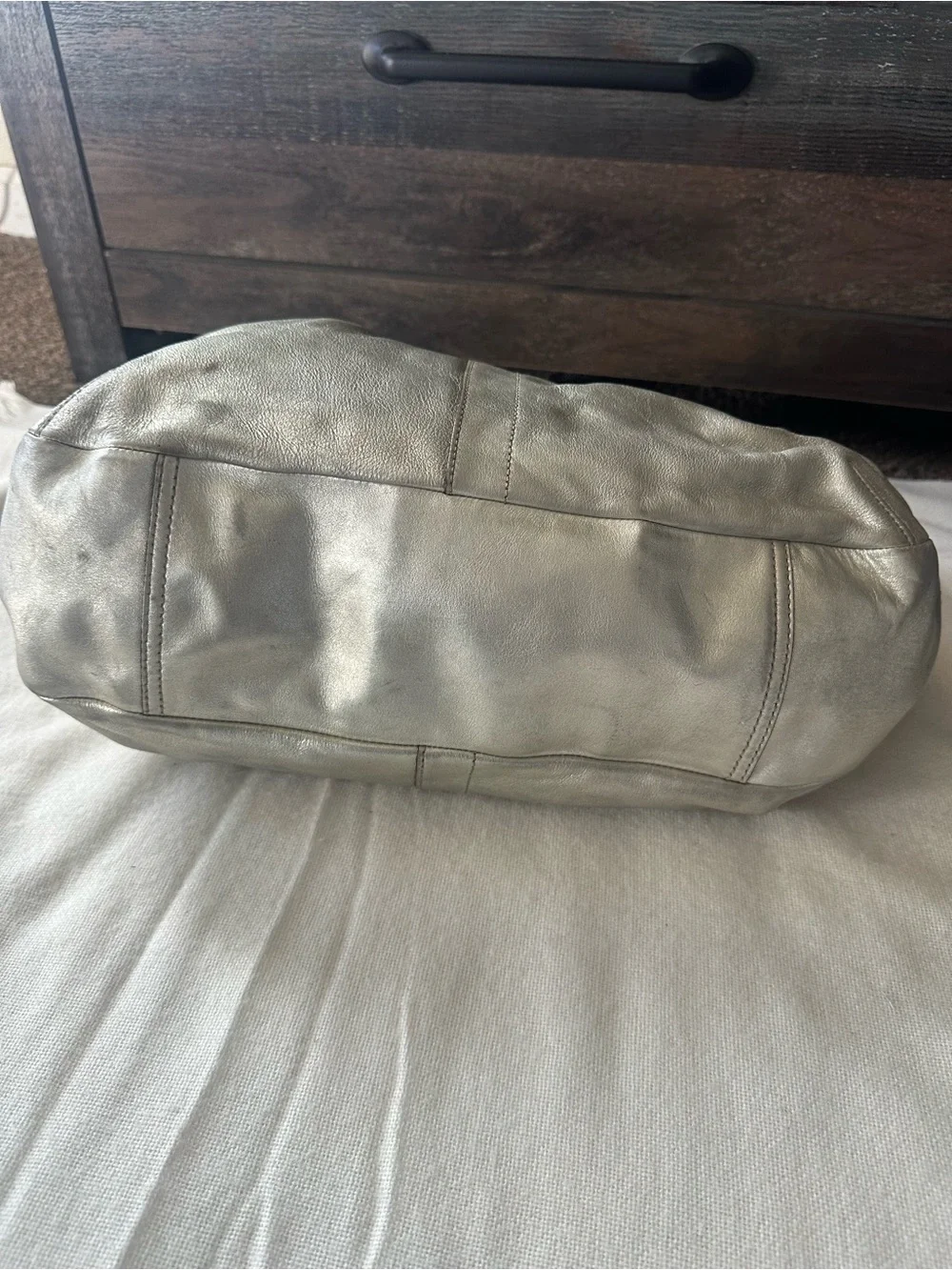 Coach Silver Leather Shoulder Bag with Kiss-Lock Frame